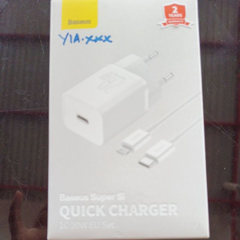 baseus super si quick charger 1C 20W