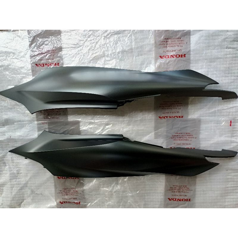 Cover Body L R Kanan Kiri PCX 160 K1Z Body Belakang Samping Black Matte Original / Cover Body Belaka