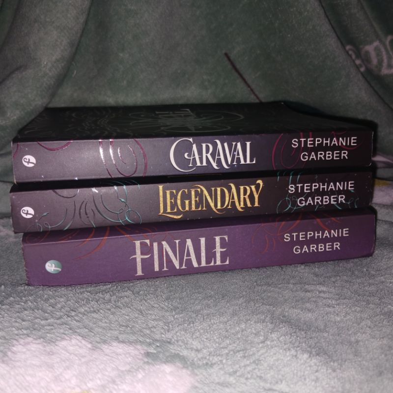 PRELOVED NOVEL CARAVAL SERIES SET (BOOKED)