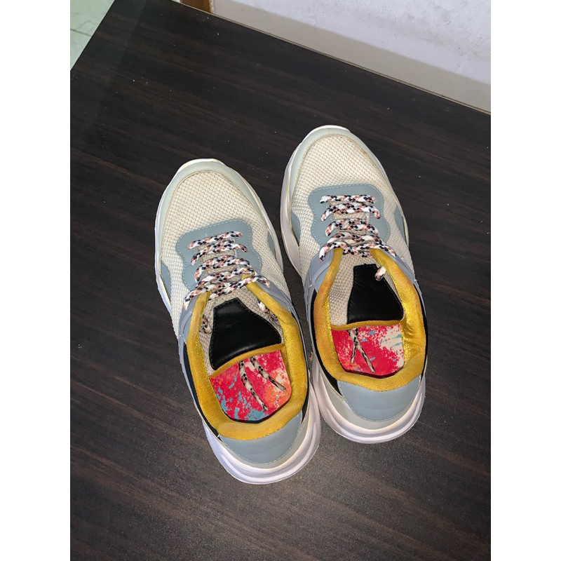 Preloved sepatu wanita merk LC WAIKIKI