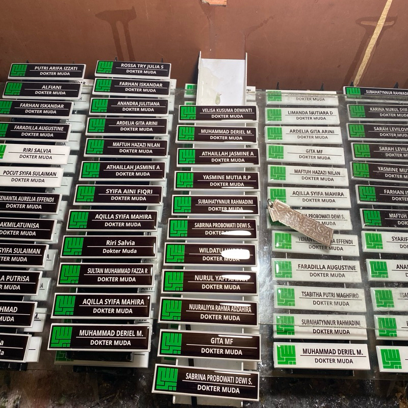 

NAME TAG UNIVERSITAS YARSI | Etalase Produk Khusus | PNT