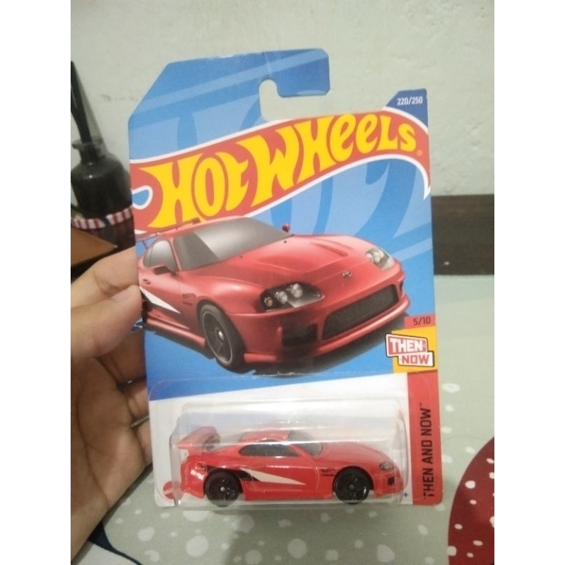 Hot Wheels Toyota Supra MK 4 - merah