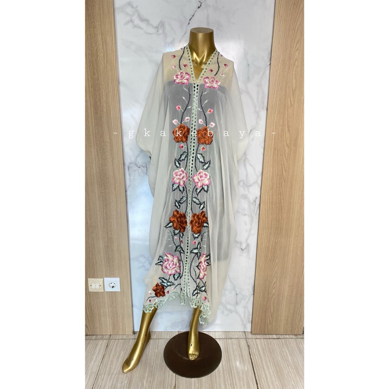 KEBAYA PANJANG BORDIR BUNGA PUTIH/KAIN KEBAYA/KEBAYA BALI