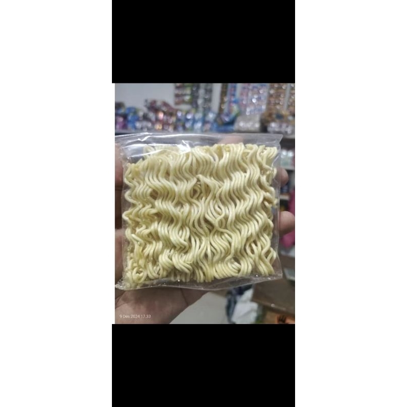 

Mie kering lombok