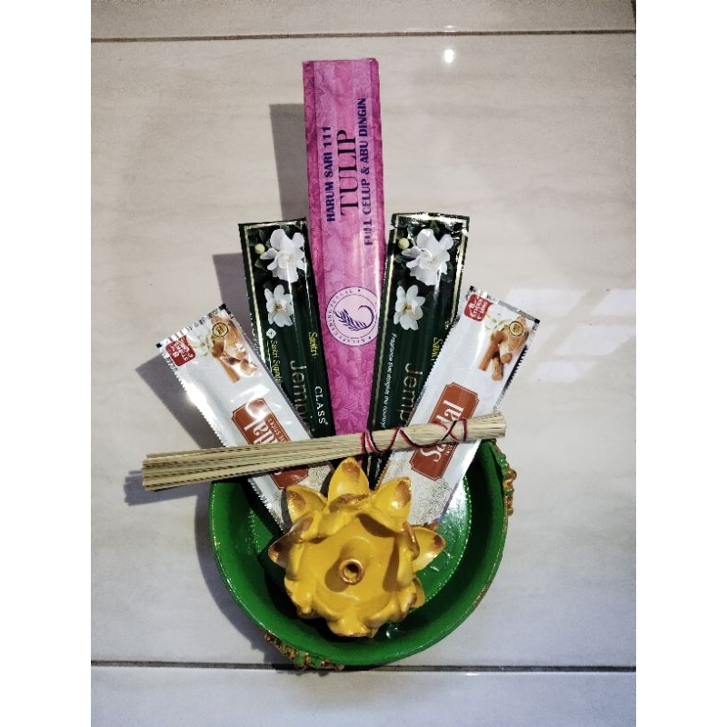 

[BEBAS CUSTOM] Hampers Parcel Bingkisan Hadiah Bingkisan Dupa Alat Sembahyang Snack Makanan Minuman | Galungan Kuningan | Nyepi | Undangan | Ulang Tahun | Nikahan | Acara Keluarga | Anak anak | Kusuma Gift Denpasar
