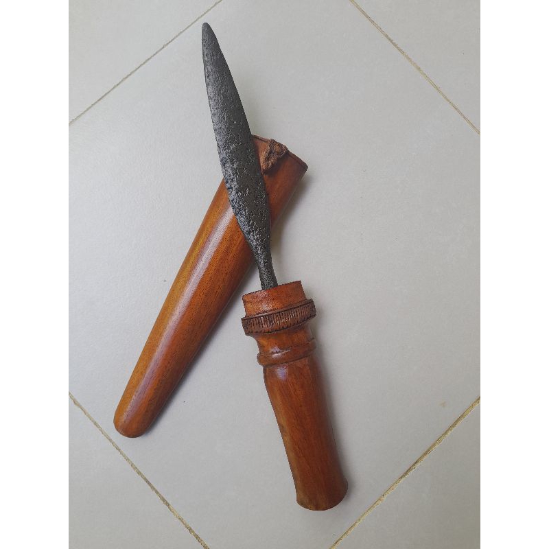 Tumbak bali pamor keleng