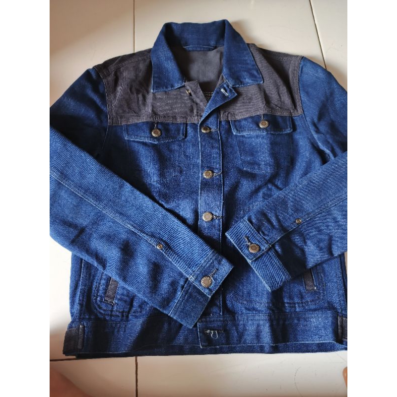 jaket denim brand GU