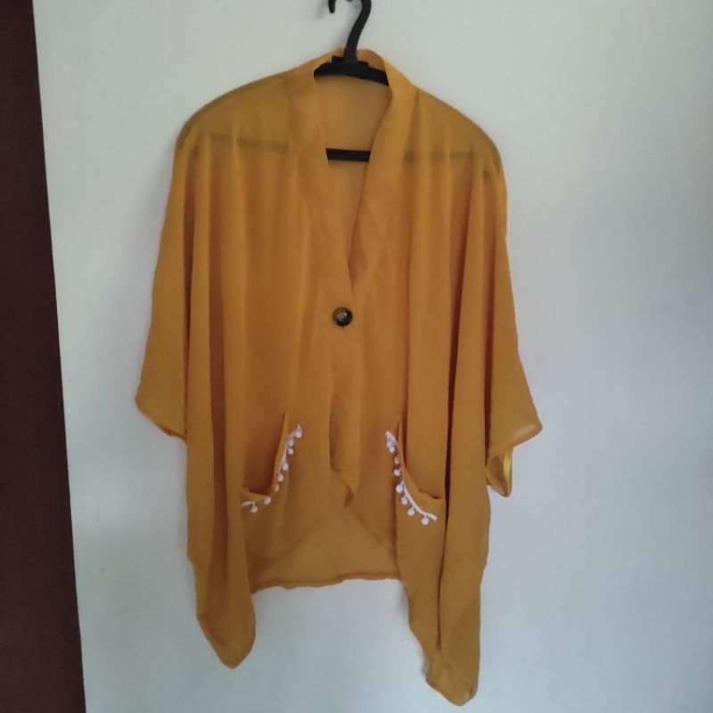 BLOUSE OUTER CROP TOP LABEL EIGHT SIFON BIG SIZE OVER SIZE KUNING MUSTARD - PRELOVED