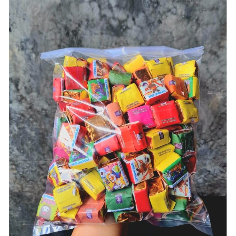 

Coklat DADU Piramid 1KG isi 130 pcs | coklat dadu
