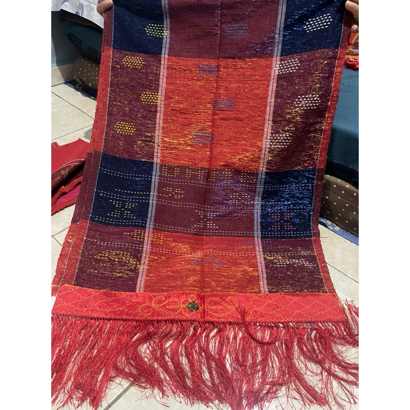 Ulos Sadum Ulos Holong