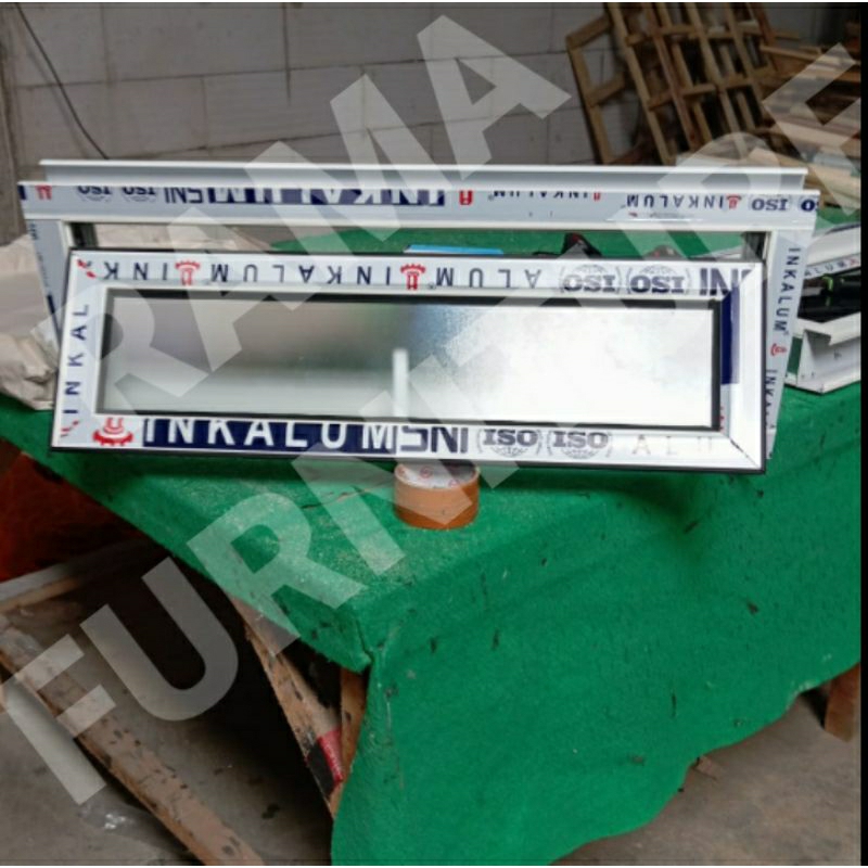 jendela aluminium Boven 40x100 free packing kayu