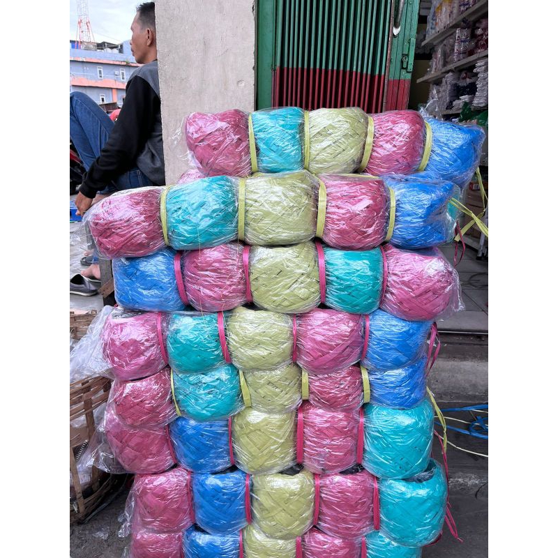 

Jual Tali Rafia berat 1/2Kg warna warni ~ 1 PCS