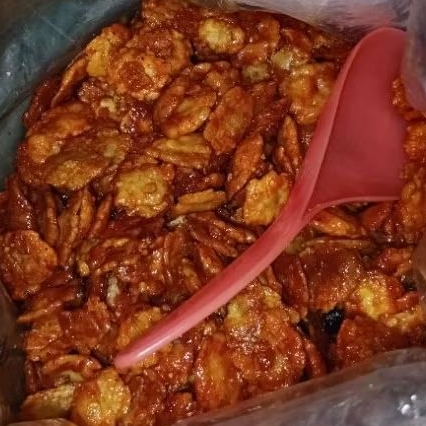 

Emping Mlinjo pedas manis 1kg