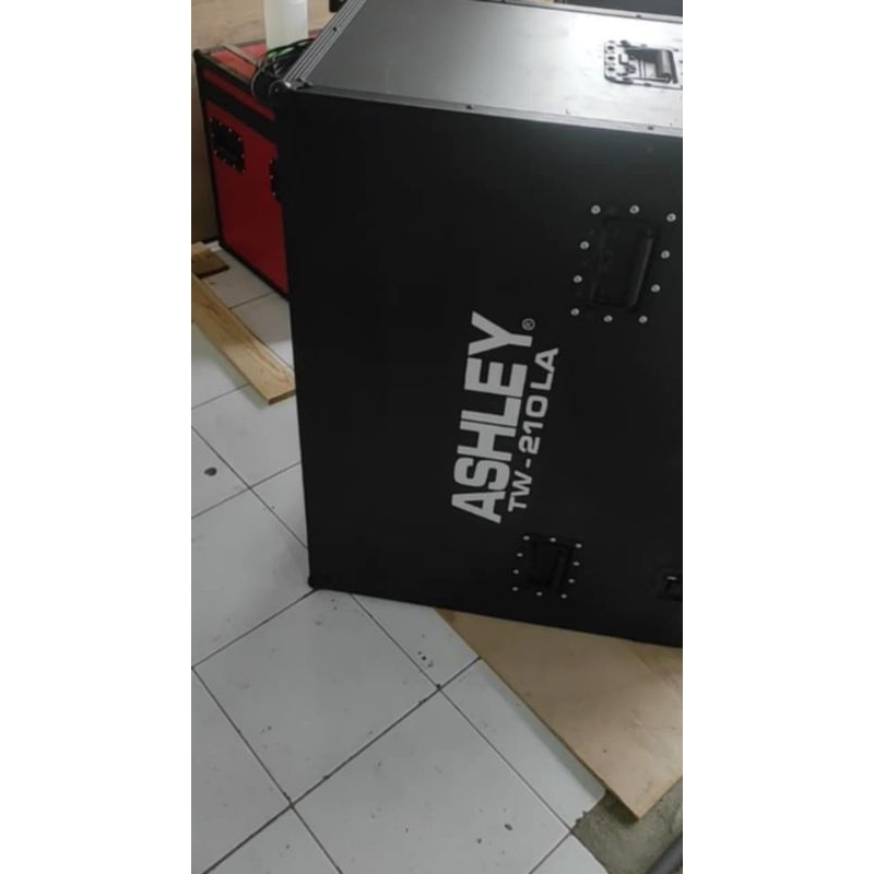 hardcase array Ashley 210