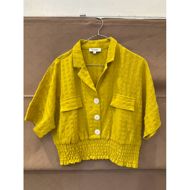 kemeja crop pomelo | size L