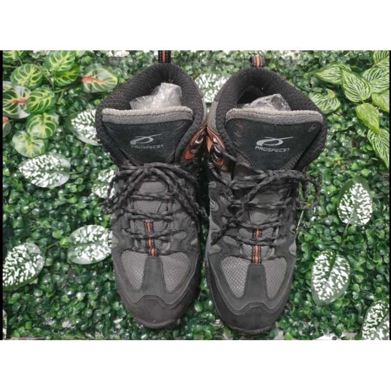 SEPATU SECOND GUNUNG HIGH SIZE 42,5