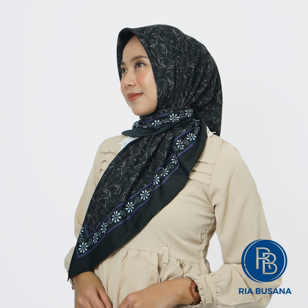 Ria Busana - Azara - Kerudung Wanita Segi Empat Motif Hitam Bunga Art. OSCARA-MOTIF