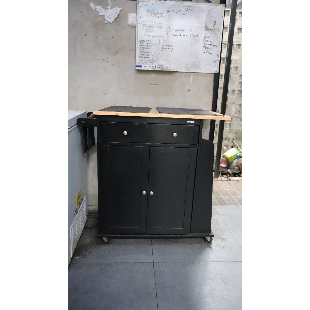 Lemari Kayu Hitam Serbaguna untuk Penyimpanan Second Kondisi Terawat