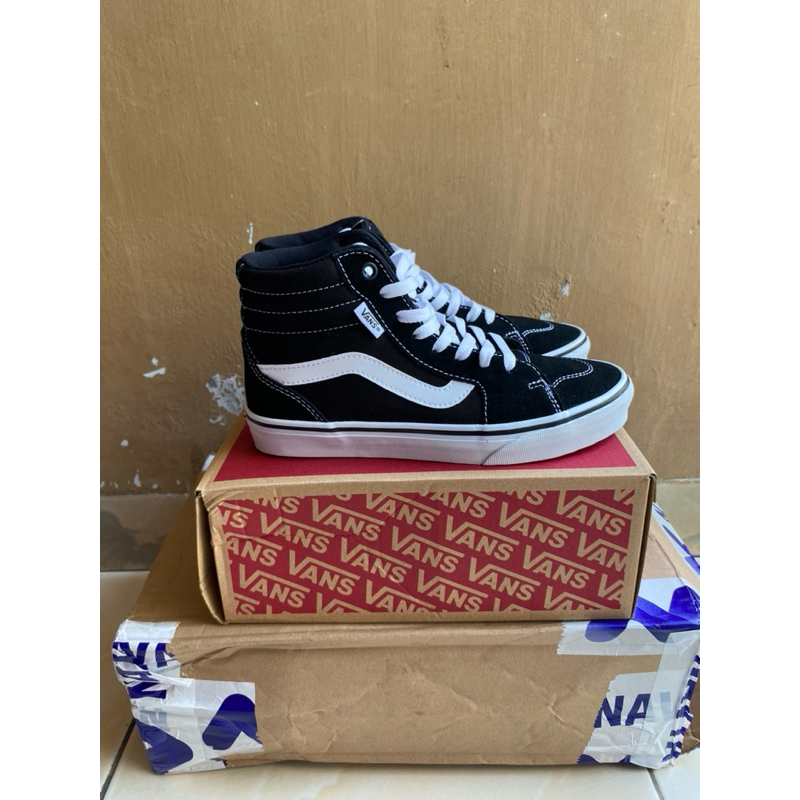 Vans Women Filmore Hi size(7 US Women uk 23,5cm) ORI Store Vans Official,dijual karna kekecilan