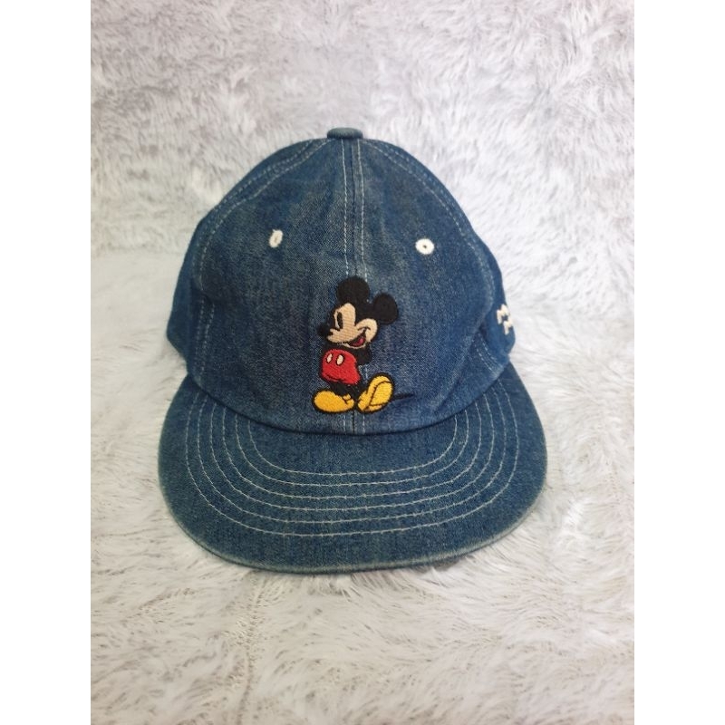 topi disney mickey mouse