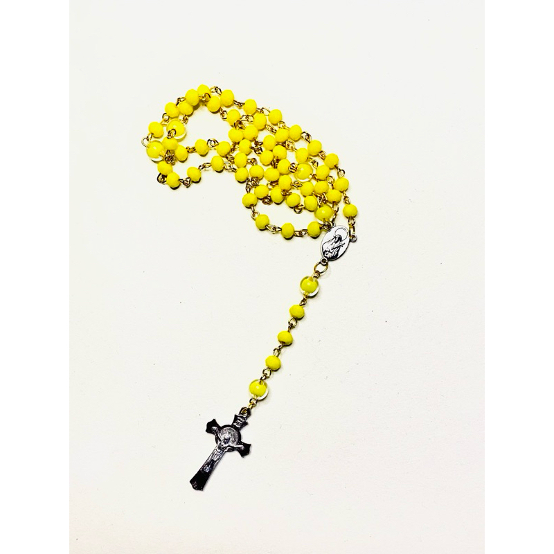 Rosario Maria Kistal Ceko Kuning