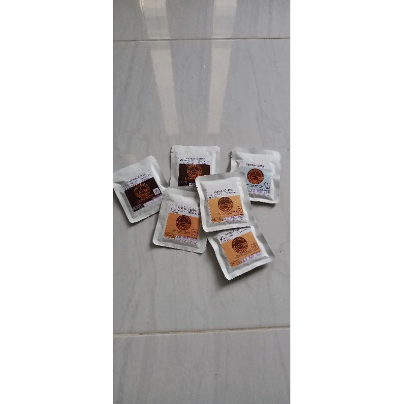 

Kopi Robusta - Arabika - Liberika (sachet isi 20pcs)