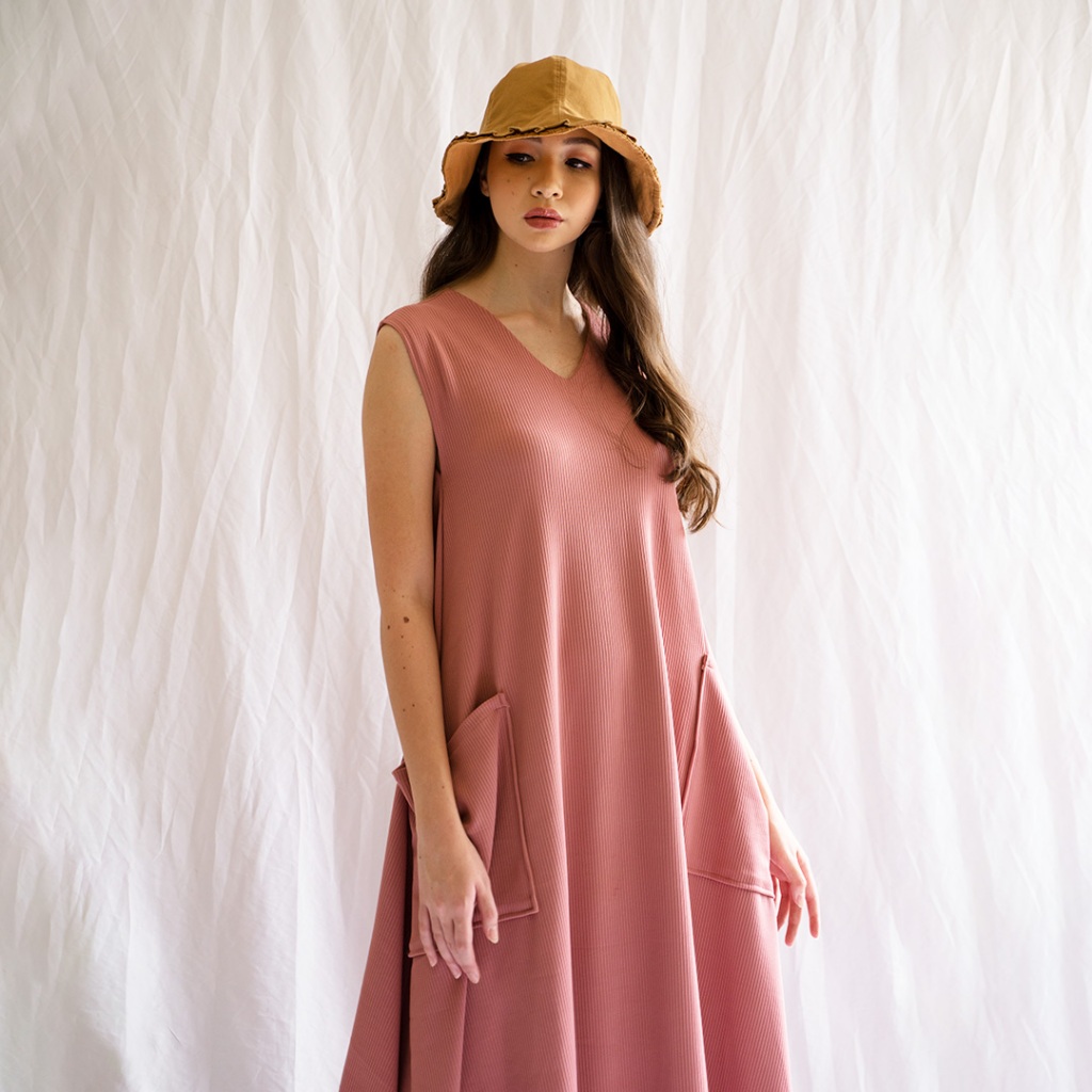 REMI - Reva Dress | Knit Dress Vneck Midi Polos Tanpa Lengan Wanita