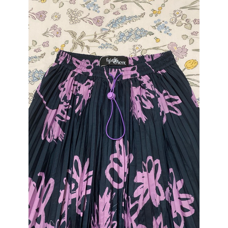 HGL IKYK skirt