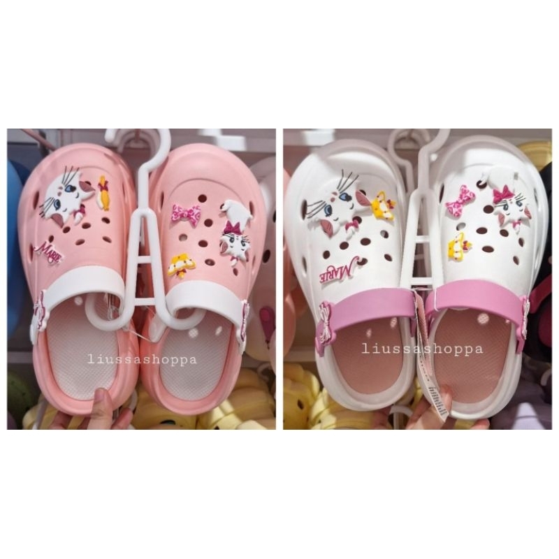 Sendal Miniso - Disney Classics Marie Collection Clogs