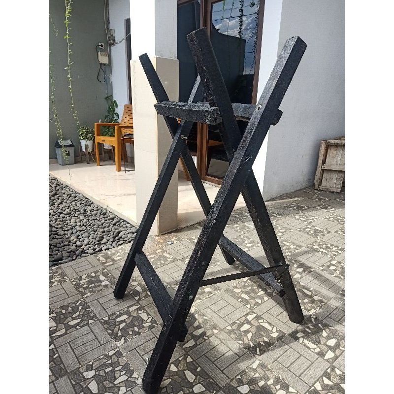 Dudukan atau Penyangga bedug besar bedug masjid