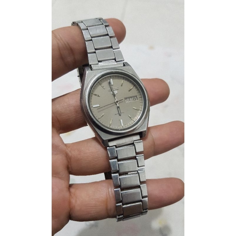 seiko 5 otomatis kaliber 7s26