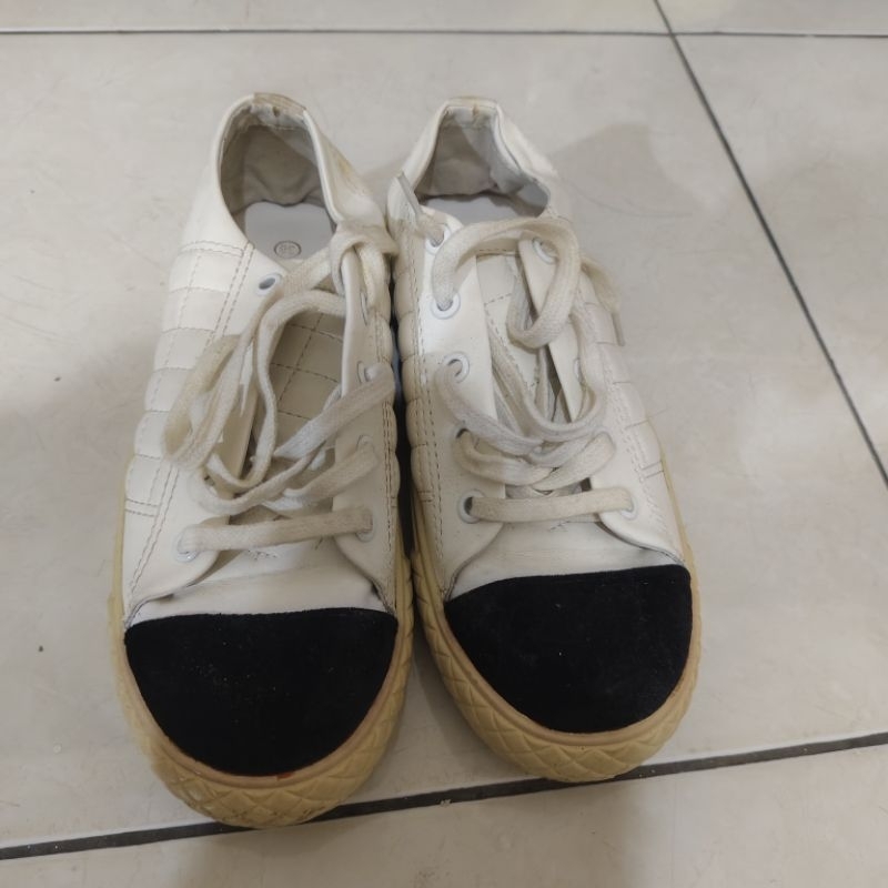 Preloved sepatu chanel wanita size 36 Ori