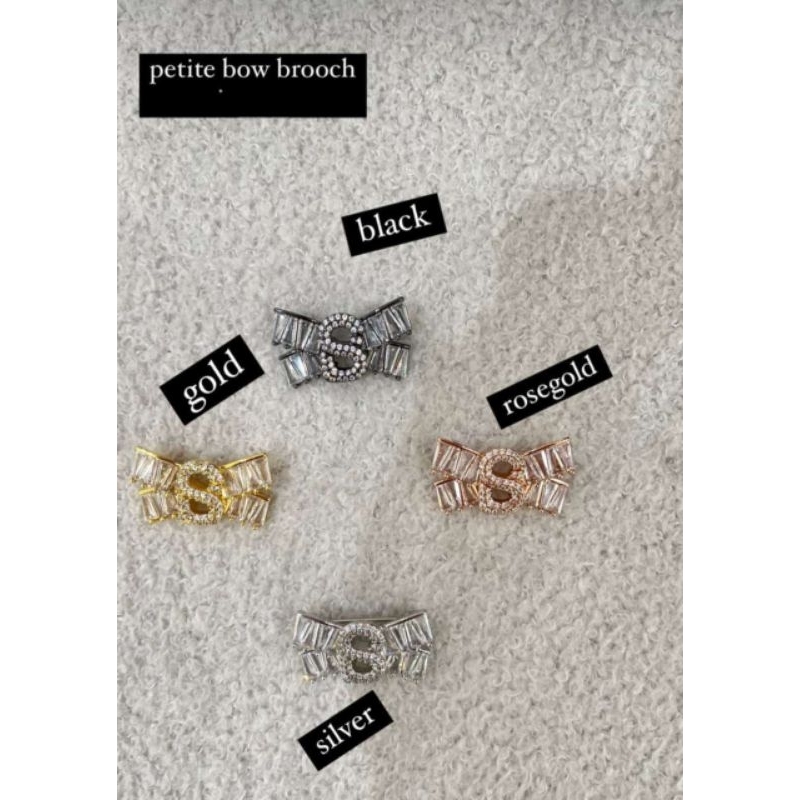 Gold Buttonscarves Petite Bow Brooch baru dan siap kirimq