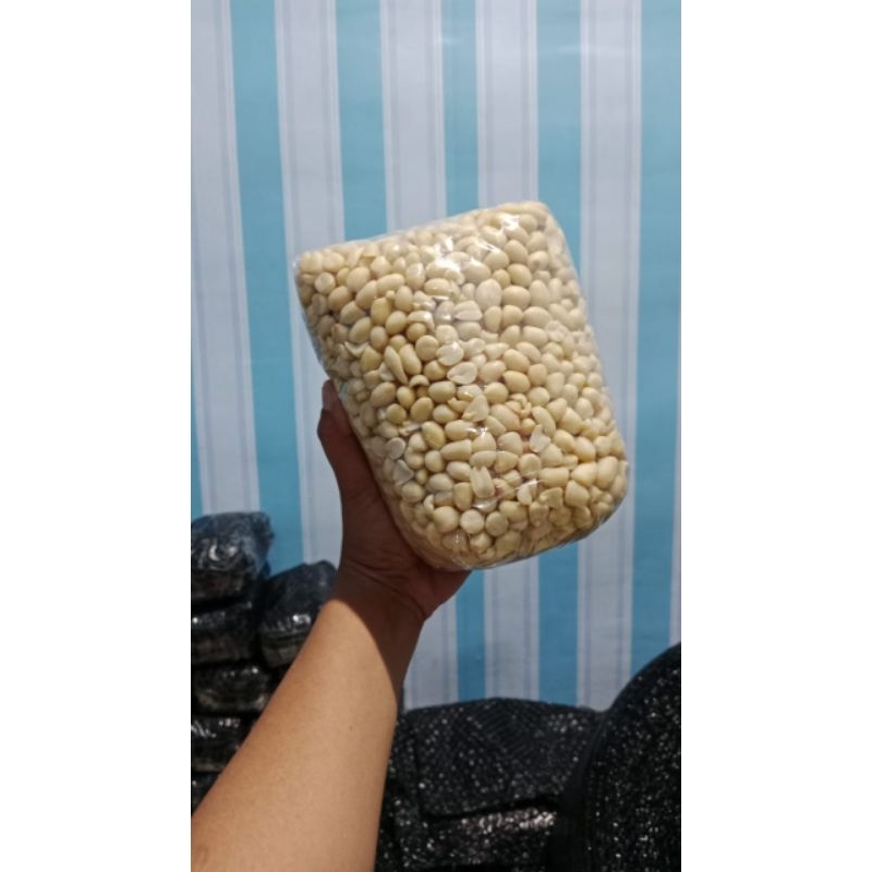 

Kacang kupas mentah /kacang kupas merk A1 kemasan 1kg