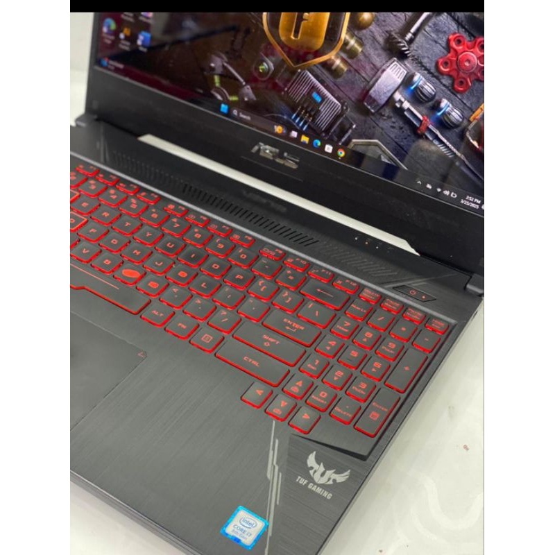 Laptop Asus Gaming Intel core I7 Gen 8/Ram 8/SSD 240 + 128Gb. Kebutuhan desain grafis/Fotografi