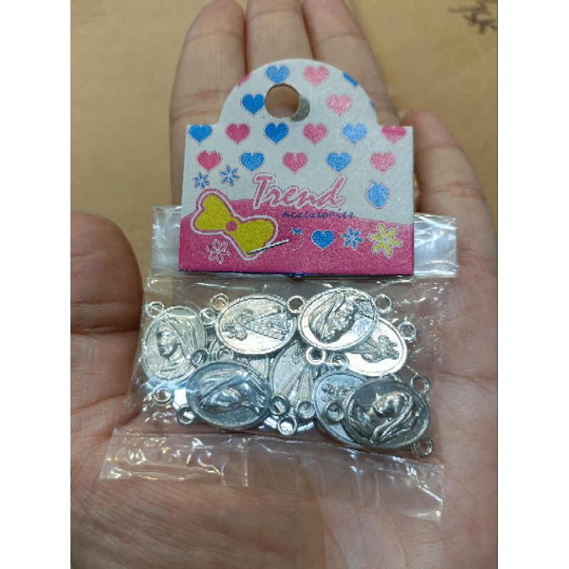 Harces Yesus Kerahiman BB Faustine 2cm H214 Isi 12 (2907) - Harces Rosario - Bahan Rosario - Liontin