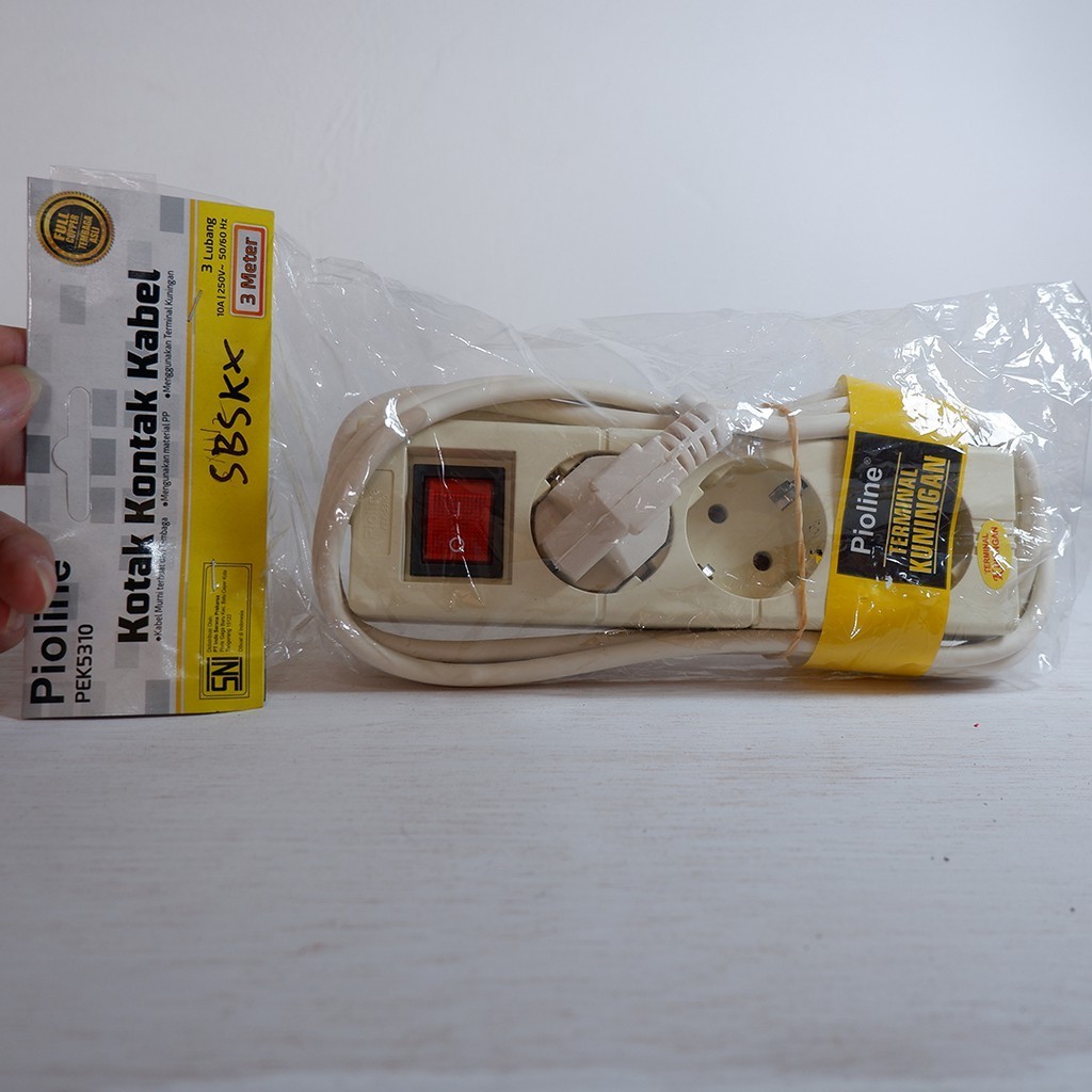 Nerrd Terminal Colokan 3 Lubang Pioline PEK-5310 3 meter