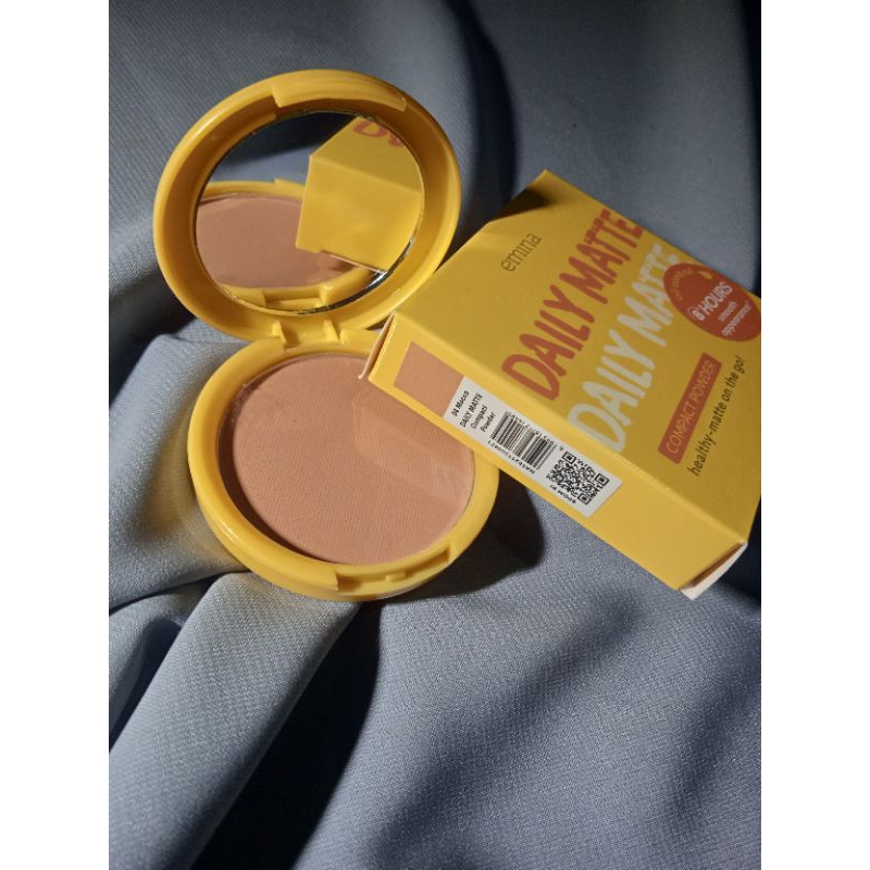 emina daily matte bedak padat
