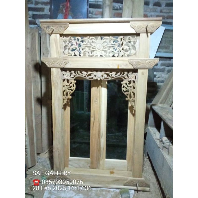 JENDELA GEBYOK ANTIK MINIMALIS UKIR JEPARA (100x150)