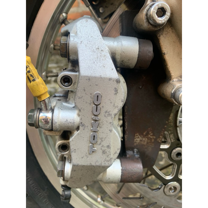 kaliper tokico set breket copotan moge original 4 piston