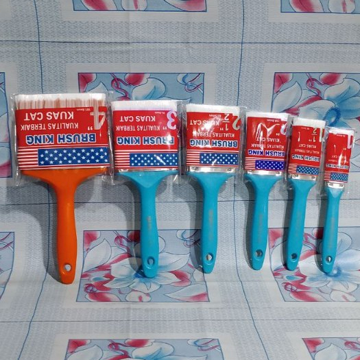 

PER LUSIN BRUSH KING 555 Kuas Tangan Gagang Pvc Bulu Nylon