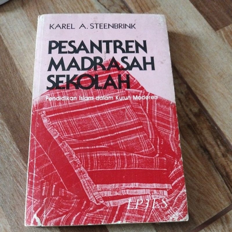 Pesantren madrasah sekolah