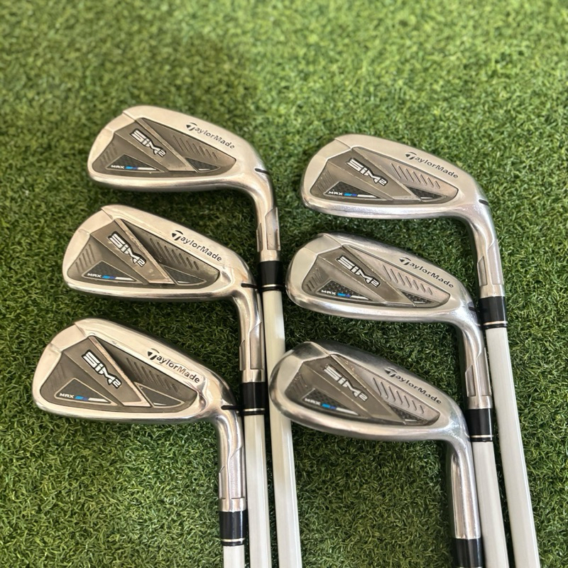 ironset Taylormade Sim 2 max stick golf