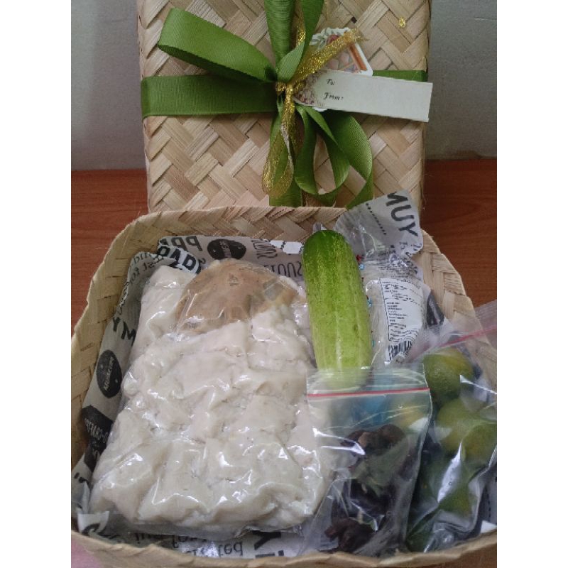 

Paket tekwan hampers besek