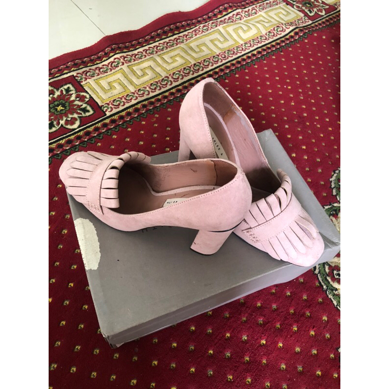 sepatu “ charles & keith  “
