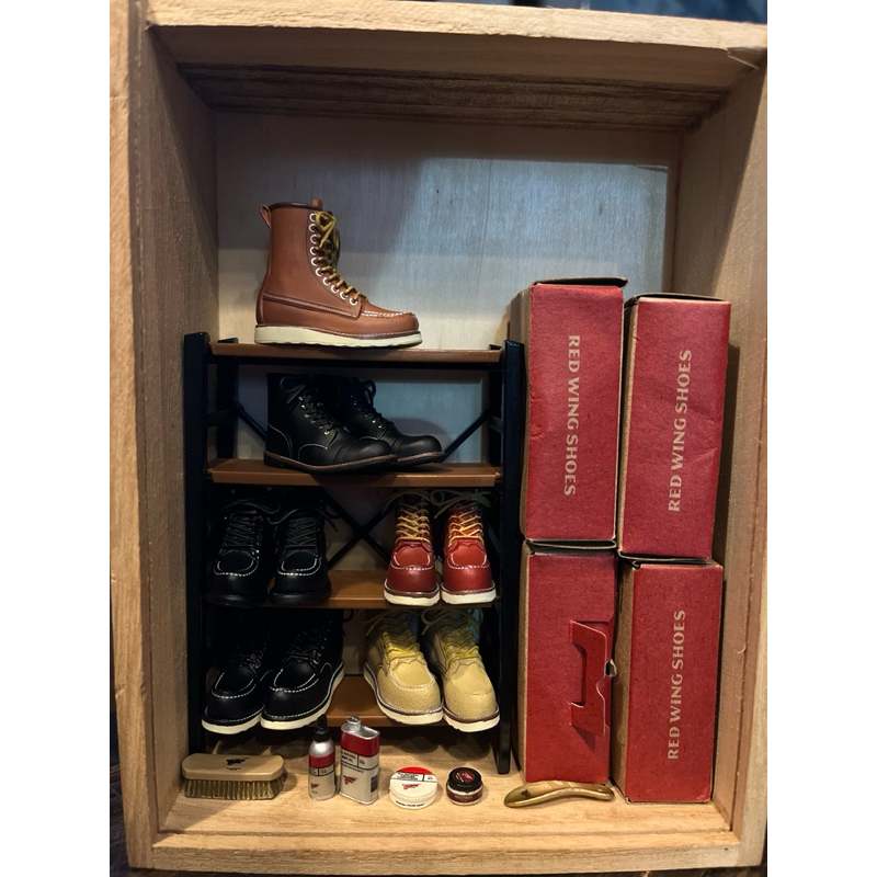 Red Wing Miniature Blind Box 6” Classic Moc Boots (Isi Random)