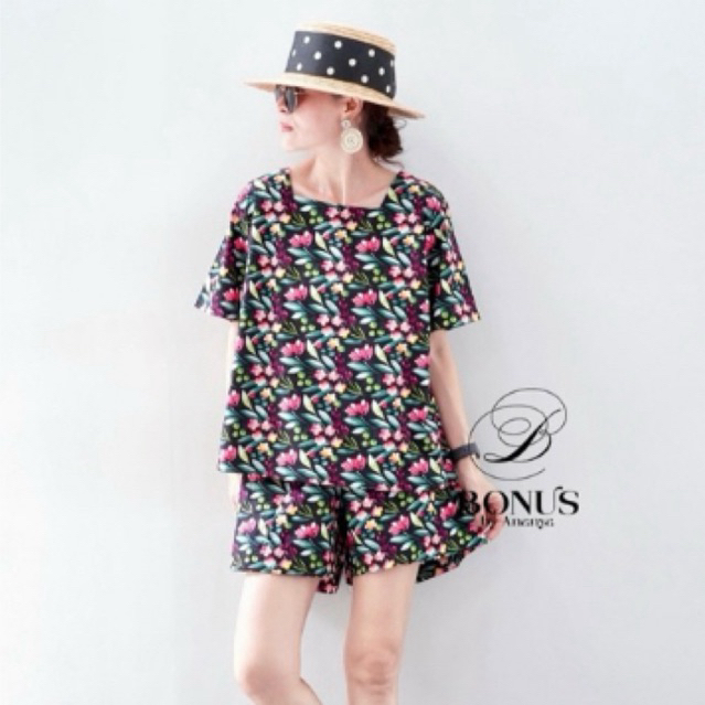 ONE SET ATASAN & CELANA PENDEK BUNGA HITAM BONUS BY ANANYA BKK