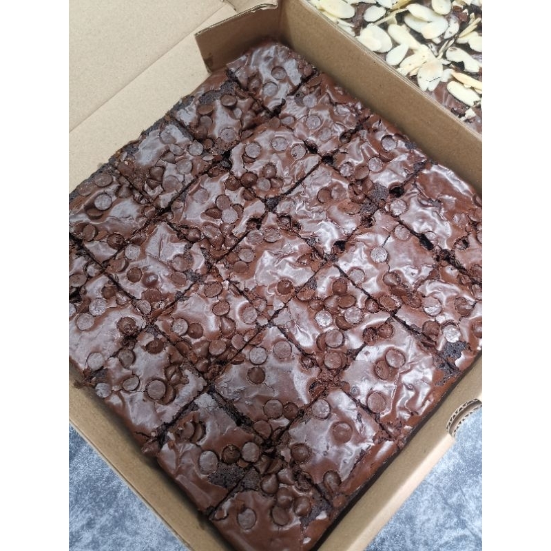 

BROWNIES FUDGE SIZE 20X20