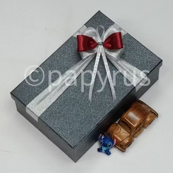 

PAPYRUS 20x30 Tinggi 10cm Kotak Kado Gift Box Hadiah KOTA KADO V1