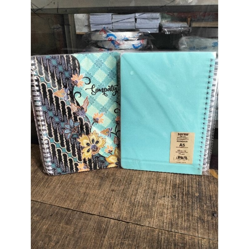

Buku Tulis Blok Note Spiral Ukuran A5 (21×15)